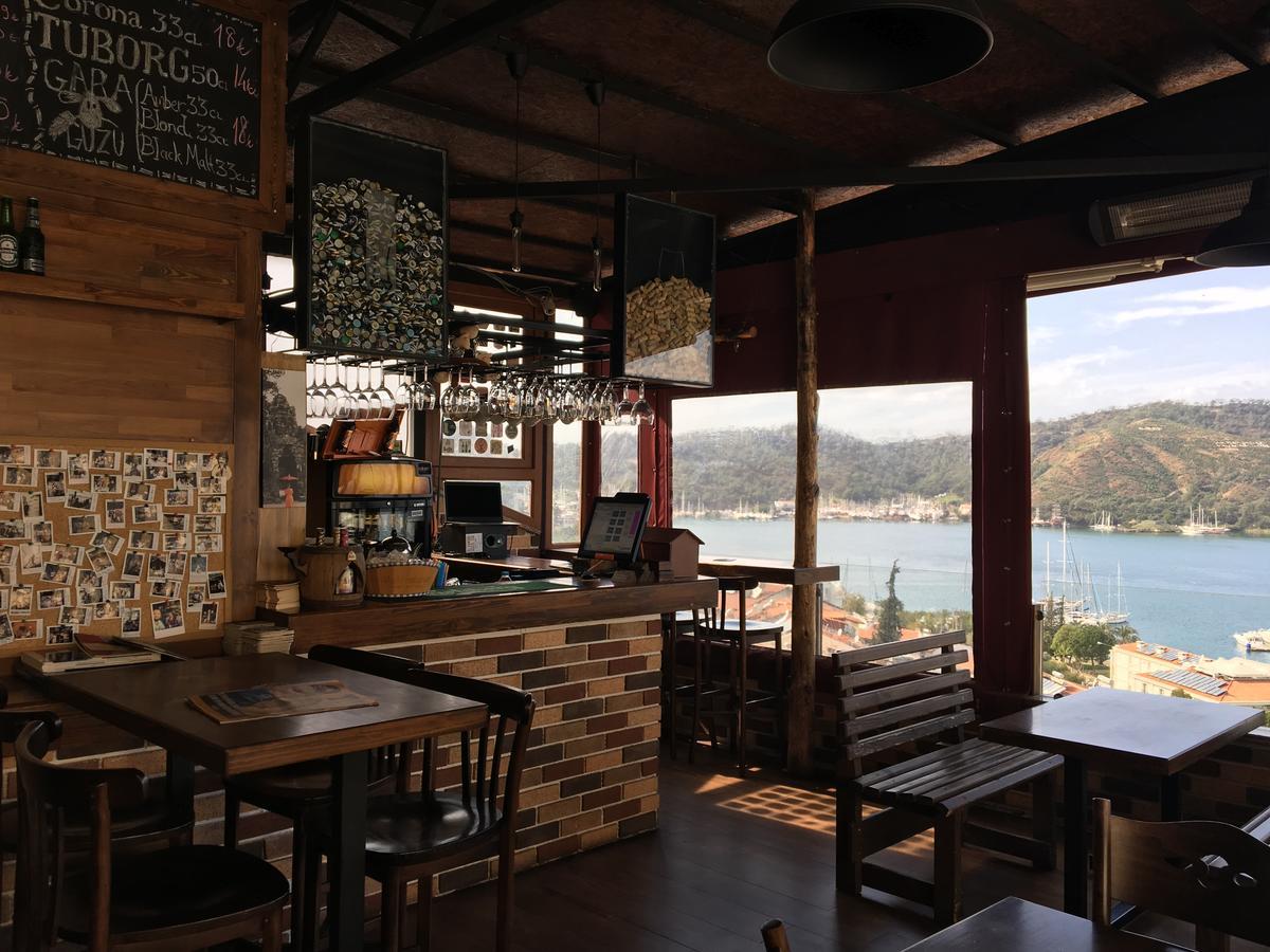 El Camino & Pub אכסניה פאטהיה