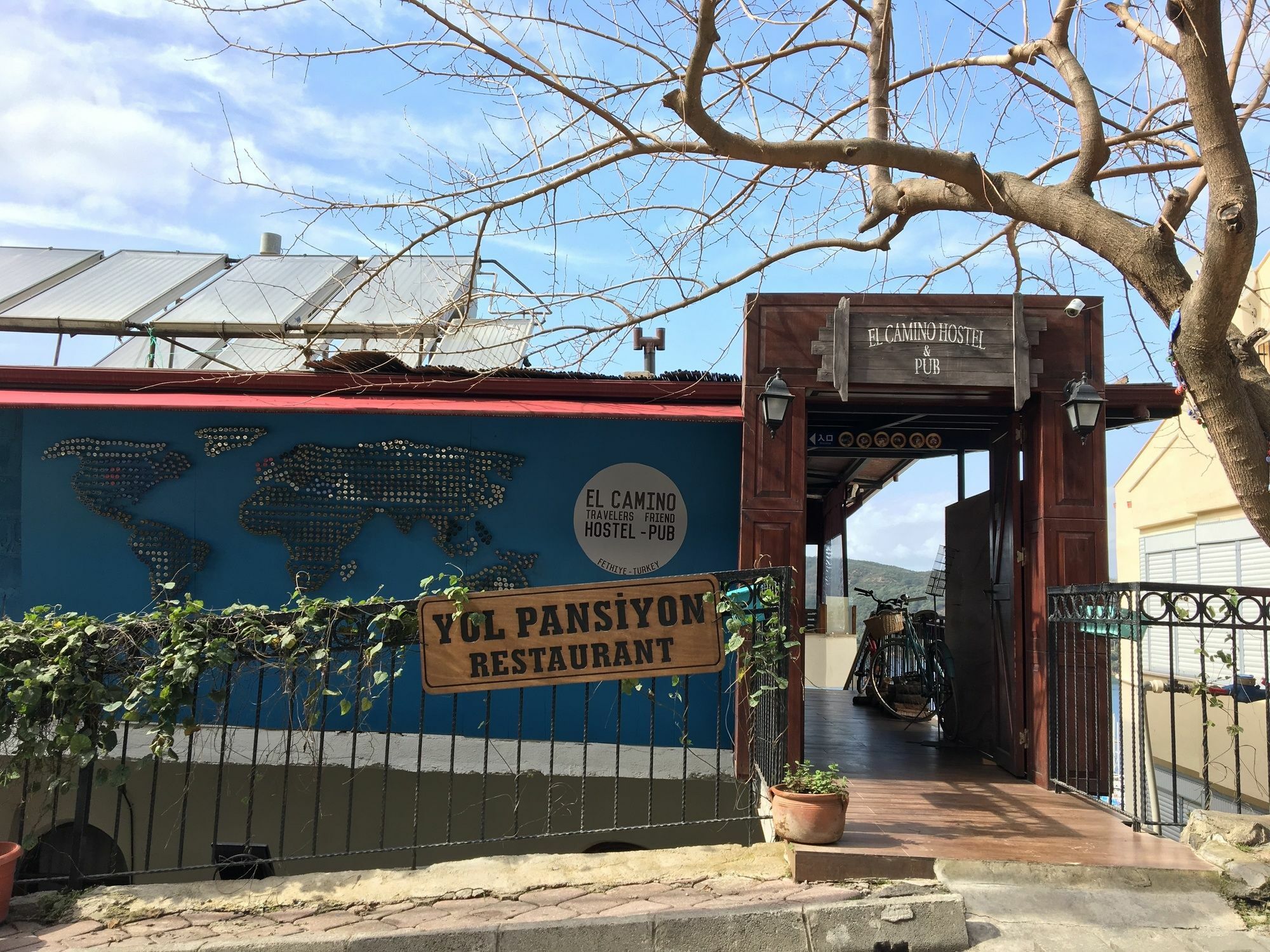 אכסניה El Camino & Pub פאטהיה